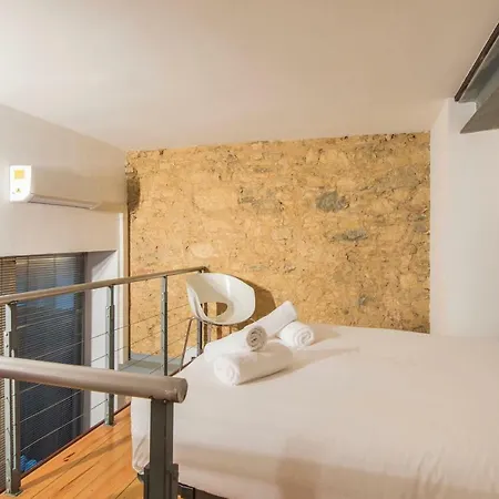 شقة Lovelystay - Characterful W/ Outdoor Patio