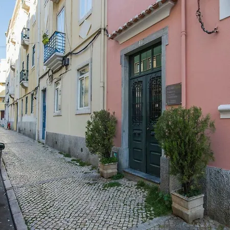 Apartment Lovelystay - Characterful W/ Outdoor Patio *