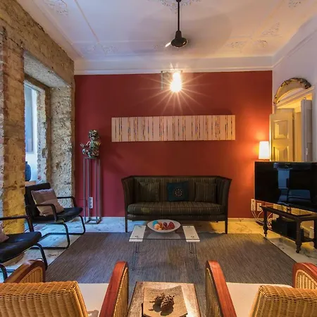 Lovelystay - Characterful W/ Outdoor Patio * Lisboa