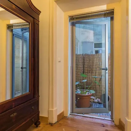 Apartment Lovelystay - Characterful W/ Outdoor Patio *