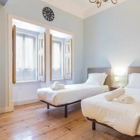 Apartamento Lovelystay - Characterful W/ Outdoor Patio